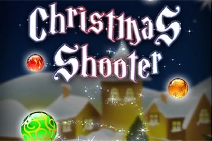 Tekst Christmas Shooter i gotisk skrift med glitrende dekorationer og farvede kugler på en vinter baggrund med sneklædte huse