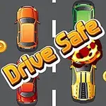 To biler kører side om side på en vej med gule mønter, og teksten Drive Safe vises i midten