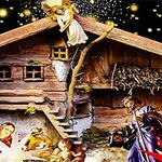 Julekrybbe med figurer foran en hytte og en engel øverst, omgivet af stjerner på en nattehimmel