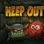 To tegneserieagtige monstre i en mørk stenbelagt korridor med teksten KEEP OUT!