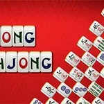 Røde baggrund med hvide fliser med forskellige symboler og bogstaver, der staver MAHJONG