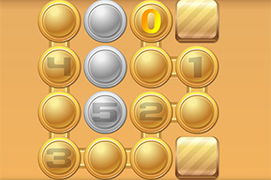 Guld- og sølvknapper med numre arrangeret i et gitter på en beige baggrund