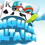 Koloreret illustration af pingviner i vintertøj foran spillekort og teksten PENGUIN SOLITAIRE i is-blok bogstaver