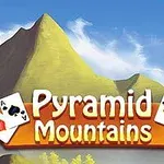 Pyramid Mountains-logo med spillekort mod en baggrund af bjerge