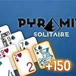 Kort stablet i en pyramideformation med teksten PYRAMID SOLITAIRE og et overlejret kort med +150 på blå baggrund