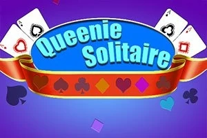 Farverige spillekort og et banner med ordene Queenie Solitaire mod en lilla baggrund