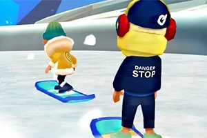 To figurer på snowboards i et vinterlandskab med den ene iført blå jakke med teksten DANGER STOP