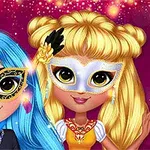 To an animerede figurer med farverigt hår og masker på en stjernespækket baggrund